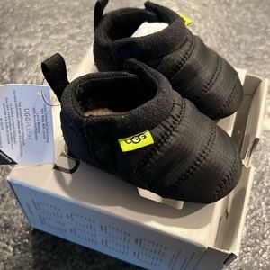 Ugg baby Tasman waterproof black shoes size 0/1 never worn